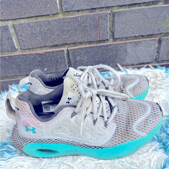 Under Armour Black and Gray Athletic Shoes - Picture 1 of 3